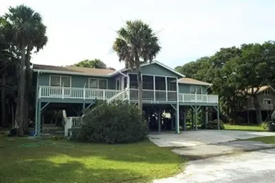 Image de Pet Friendly w/ Fenced Yard; Screened Porch & Sun Deck; Easy Beach Access; Cable Tv/WiFi