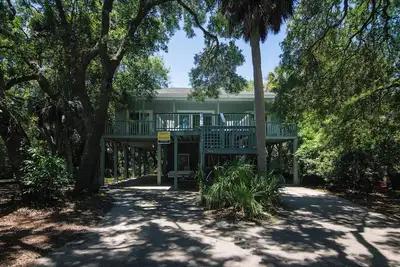 Image de Well-Kept Beachwalk Home;Screened Porch; Sun Deck; Ground Level Patio; CableTV/WiFi