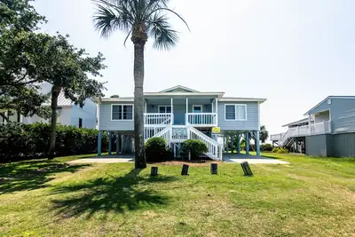 Image de Oceanfront on the St. Helena Sound; Expansive Beach & Ocean Views; Screened Porch; Cable Tv/WiFi