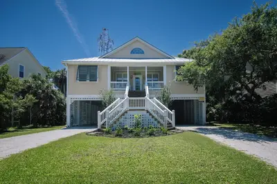 Image de Sans Soucis:Spacious Beachwalk Home; Screened Porch; Minutes to Beach Access; Cable Tv/WiFi