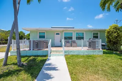 Image de The Guava Duff - Beautiful Kw home with space to chill & lots of Free Parking! !