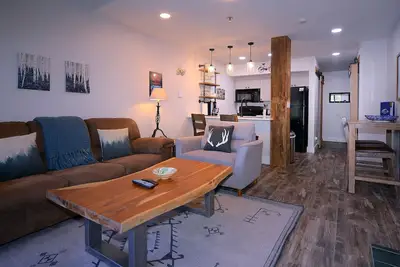 Image de Emmons Ease, 2br/2ba, Remodeled at ski resort, hot tub