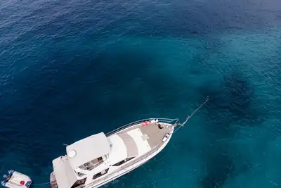 Image de Private comfortable yacht for rent for a day or a night in phuket