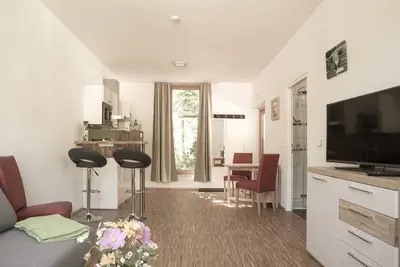 Image de Cozy vacation apartment \"Gaisberg\" (45 sqm) in the idyllic wine-growing community of Straß