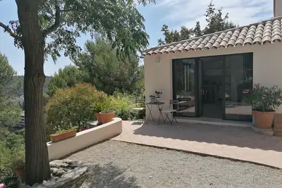 Image de Magnificent studio completely redone with swimming pool and open view