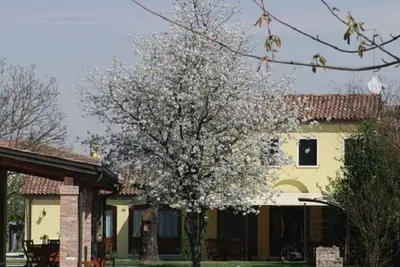 Image de \"Particolari del Brenta\" - Elisa accommodation - Comfortable house with garden in Venice