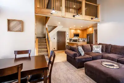 Image de Updated Corner Unit Condo. Next to Giant Steps Ski Lift.