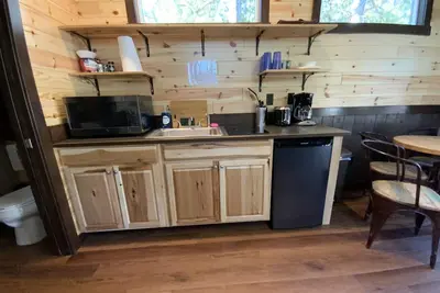 Image de Yellowstone Rv Park Cabin (4) Mama Bear Sleeps 4