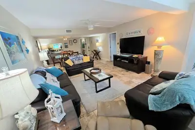 Image de On Siesta Key beach, condo w/ heated pool, w/ beautiful 4th floor view