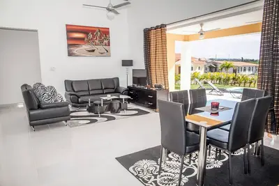 Image de 2bd Guest-friendly villa in beachfront resort with tennis\/basket\/gym!
