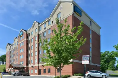 Image de Studio Suite in Stafford! Shared Indoor Pool + Bbq Area