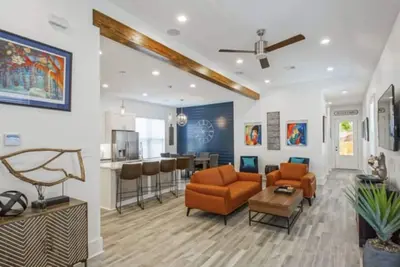 Image de Fabulous Gated New Construction 3 bed 2 bath Home only 4 miles from Downtown!