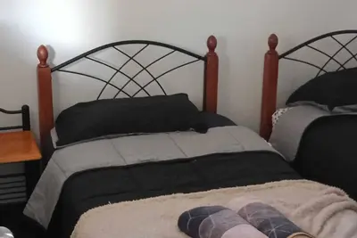 Image de Spacious comfortable 2 bed granny flat