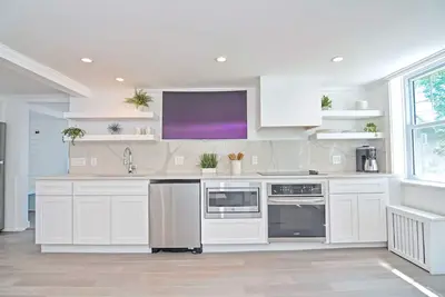 Image de SeaWolf Downtown Mystic 2br Lux Weekend Getaway