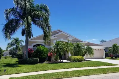Image de Fantastic location and room for large family!