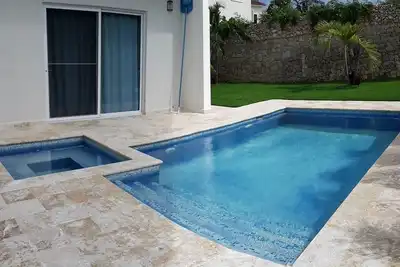 Image de 2bd villa in luxury residence with sandy beach, tennis, basket, waterpark, gym!