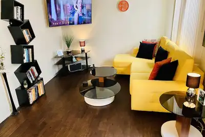 Image de Modern, Clean and Homey Apt by the Beach!