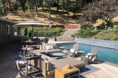 Image de Family Destination - Private Acre in Ross - Heated Pool & Sport Court