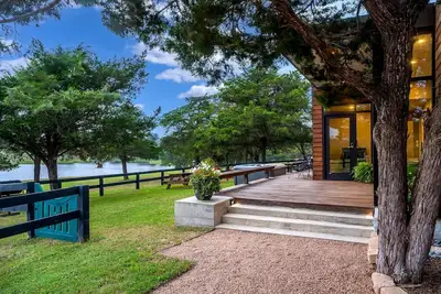 Image de Mustang Creek Hideaway | Hot Tub | Fire Pit | Outdoor Shower