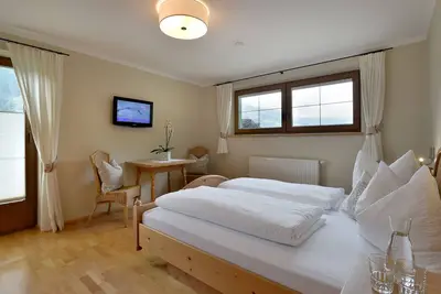 Image de Vacation apartment Pension Eberharter in Mayrhofen, centrally but quietly located