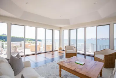 Image de Too Good to be True View ~ Panoramic Ocean Views ~ Seaside Vacation Retreat!