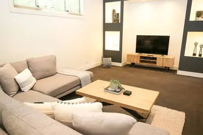 Image de 22 Riverside : Bright