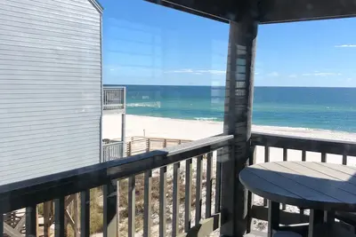 Image de Beautiful Beachfront Haven!