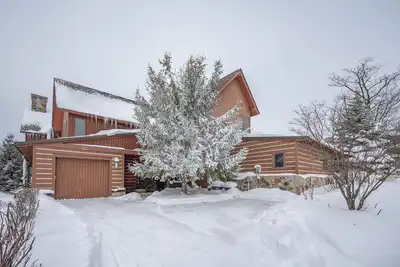 Image de Krimar: Dogs Welcome, Lake Area, Fireplace, Hot Tub, Fire Pit!