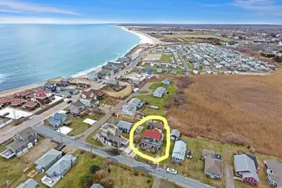 Image de 2 Br Matunuck Beach House, 1 Block from Ocean