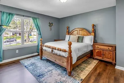 Image de 1. 5 Miles to dwntwn, Beautiful 3bd, Huge 2 car gar