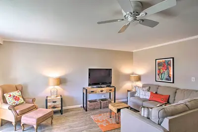 Image de Sunny Scottsdale Townhome - Walk to Trolley & Lake