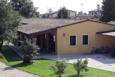 Image de \"Particulars of the Brenta\" - Rose accommodation - House with garden convenient to Venice