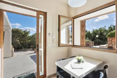 Image de La Perugina: Modern Apartment with Garden, 500m from the Beach