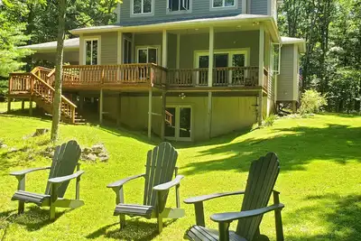 Image de 4 Br, Lake Access on 2 acres, private setting, Dogs Welcome!