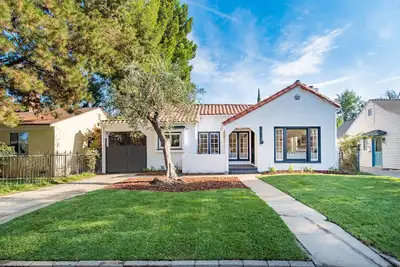 Image de Your Stylish and Beautiful Home in Studio City Center
