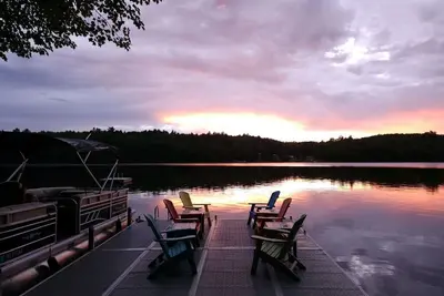 Image de Lake Front with Amazing Sunsets on McGrath Pond