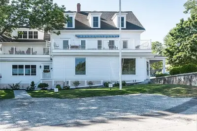 Image de Ocean View Steps Away from York Harbor Beach! Now booking Fall 2025!