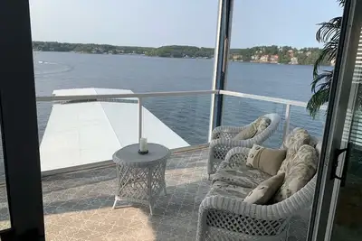 Image de Luxury Lake Living at C-Dubs Lake House