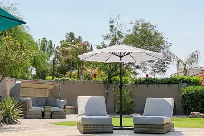 Image de Large Luxury Gilbert single story home w\/3 en suites