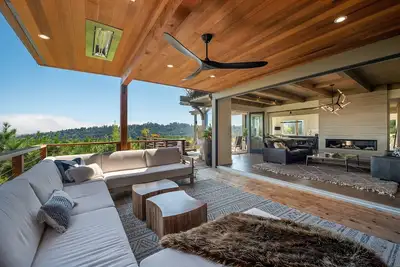 Image de Top of the World Resort living in Mill Valley - Views from Sf to Mt. Tam