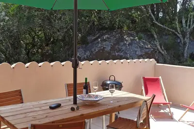 Image de T3 indépendant pour 4 personnes dans villa avec grand jardin, Clim, Wifi