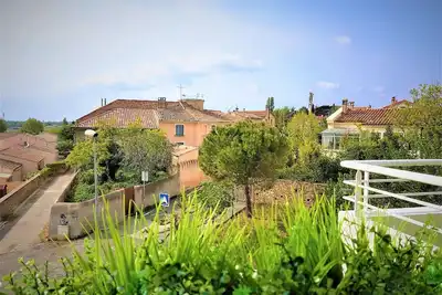 Image de ♥ Tout Confort! Appartement Calme, Ville, Piscine, Parking, Terrasse, WiFi ♥
