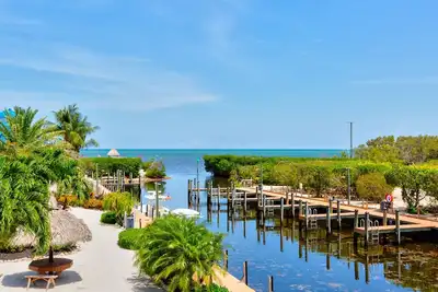 Image de Stay on the Atlantics Edge, Marina & Ocean Front Suite [ Ocean Pointe 5202]