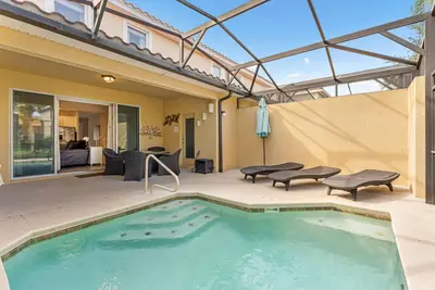 Image de Beautiful decor 4br townhome at Solterra Sr4799