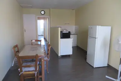 logement de 4 a 6 couchages à 10 mi à pieds du lac