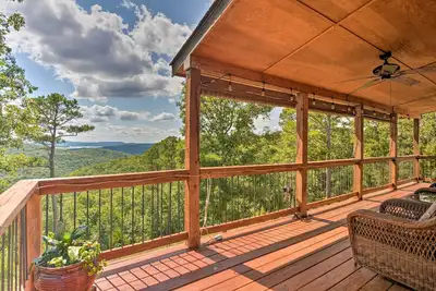 Image de Spacious Log Cabin w/ Fire Pit & Game Room!