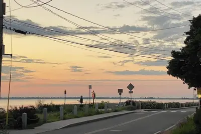 Image de 2 bed/2bath with water views & virtual tour!