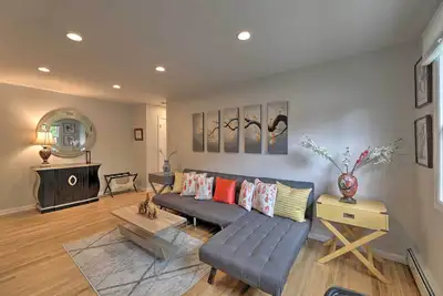 Image de Yonkers Apt w\/ Balcony: Walk to Train Station!