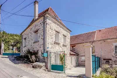 Gîte Leomie 3* - Maison en pierre au pied des vignes - Monthurel