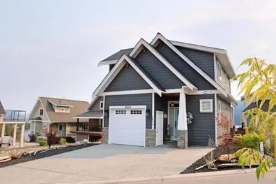 Image de Beautiful Cottage on Okanagan Lake in La Casa